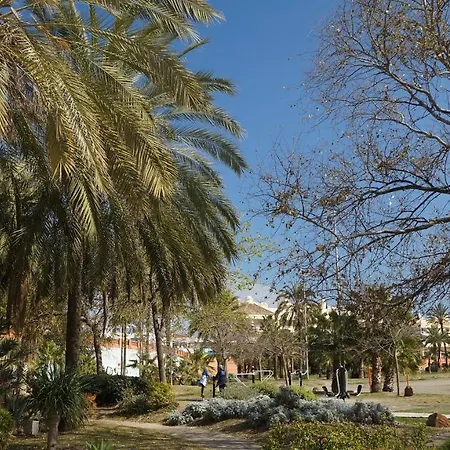 Apartamento First Line, To The Beach, 1 Bed , Sleeps Benalmádena