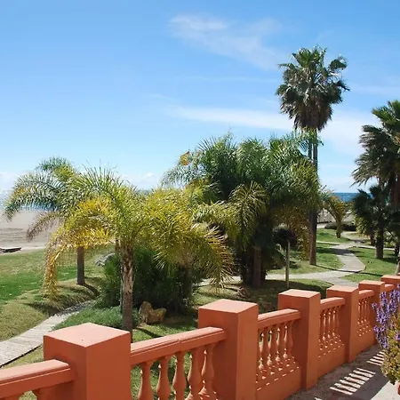 Apartment First Line, To The Beach, 1 Bed , Sleeps