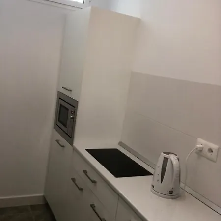 First Line, To The Beach, 1 Bed , Sleeps Apartment