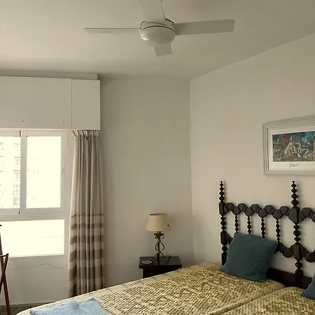 First Line, To The Beach, 1 Bed , Sleeps *